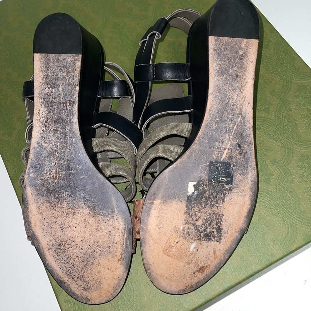 Balenciaga women's ITALY leather (ostrich)sandals! - Picture 8 of 10